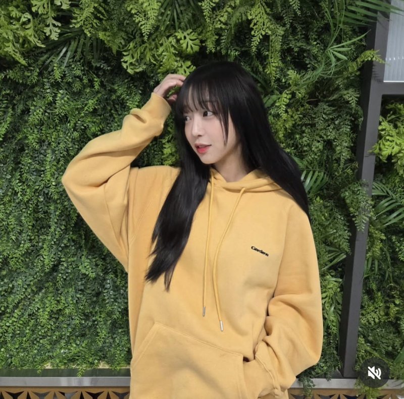 쯔양, 의류 사업가 변신…귀여운 매력 발산