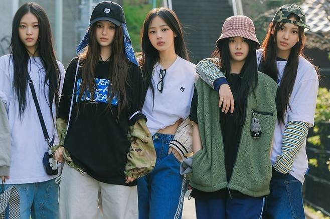 "뉴진스·어도어 전속계약 유효"…하이브, '멀티 레이블' 공고 확인