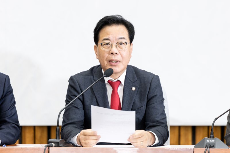 송언석 국민의힘 원내대표가 28일 서울 여의도 국회에서 열린 국정감사대책회의에서 모두발언하고 있다. 2025.10.28/뉴스1 ⓒ News1 이승배 기자