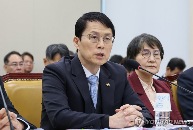 핵추진 잠수함 관련 질의에 답하는 최원호 원안위원장 (출처=연합뉴스)