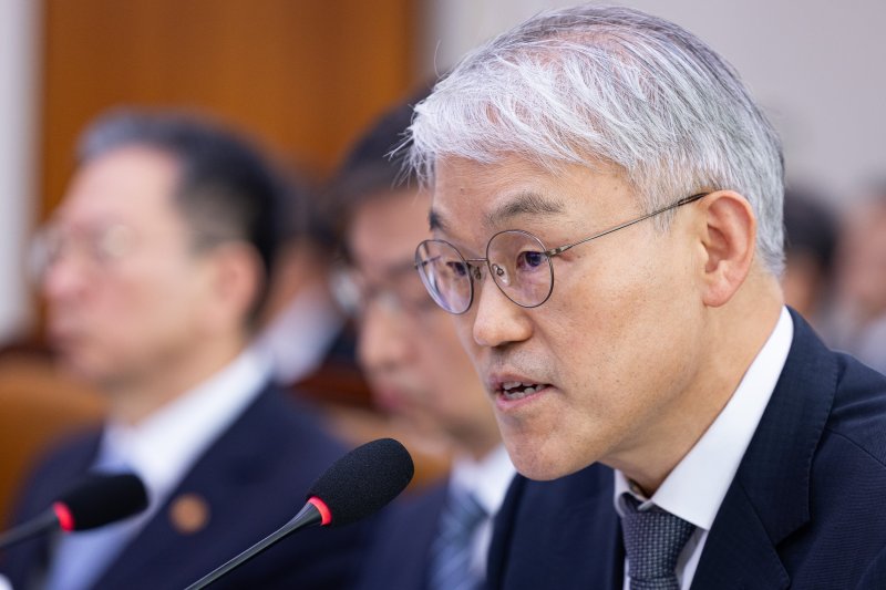 천대엽 바카라사이트 카지노버프행정처장이 30일 서울 여의도 국회에서 열린 법제사법위원회의 법무부 등에 대한 국정감사에서 의원 질의에 답하고 있다. 뉴스1