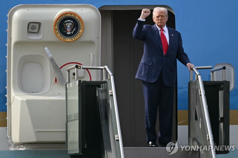 미중 정상회담 마치고 미국으로 향하는 트럼프 대통령 (출처=연합뉴스)