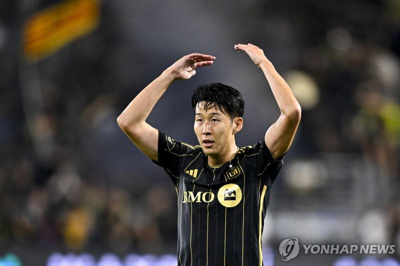 손흥민의 연봉이 MLS 전체에서 리오넬 메시 다음으로 드러났다.연합뉴스