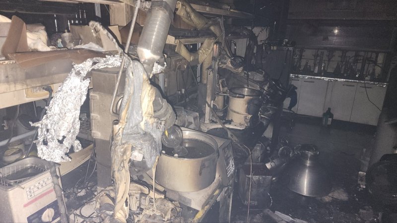 [대전=뉴시스] 지난 4일 오후 9시52분께 대전시 유성구 카이스트 생명화학공학동 5층에서 폭발 후 화재사고가 난 현장 모습. (사진=대전유성소방서 제공) 2025.06.05. photo@newsis.com *재판매 및 DB 금지