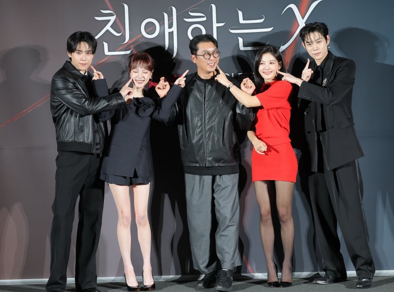 '친애하는 X' 감독 원작 스토리 따라가되 오리지널리티 주려 해