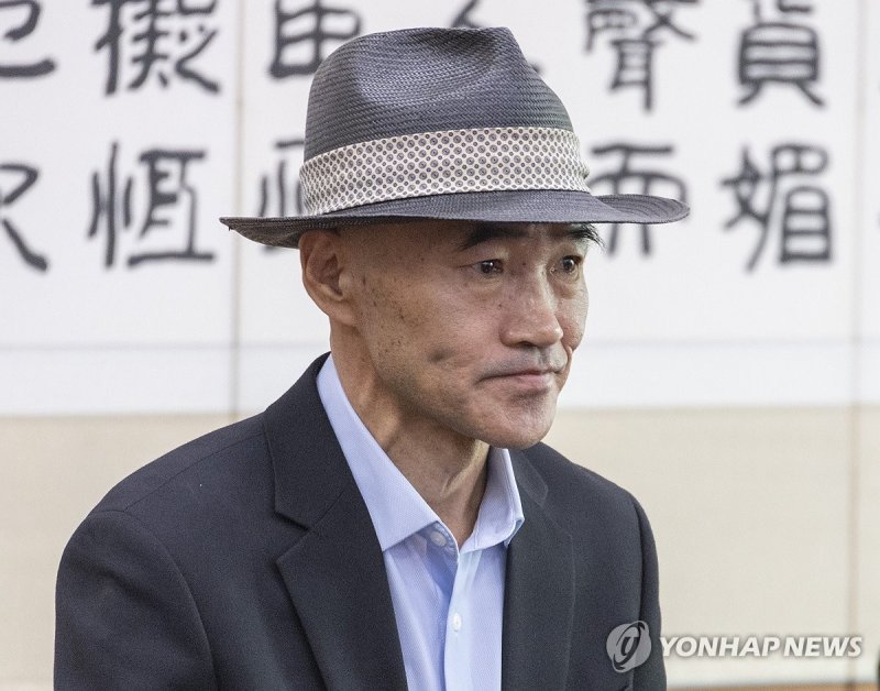 법사위 국감 참고인 출석한 이래진 씨 (출처=연합뉴스)