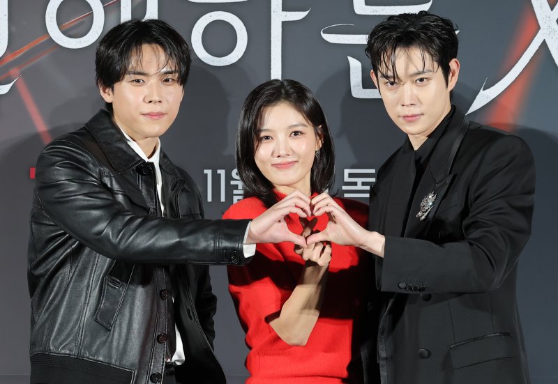 '친애하는 X' 김유정 김도훈과 열애설, 기사 보고 3분 동안 웃어