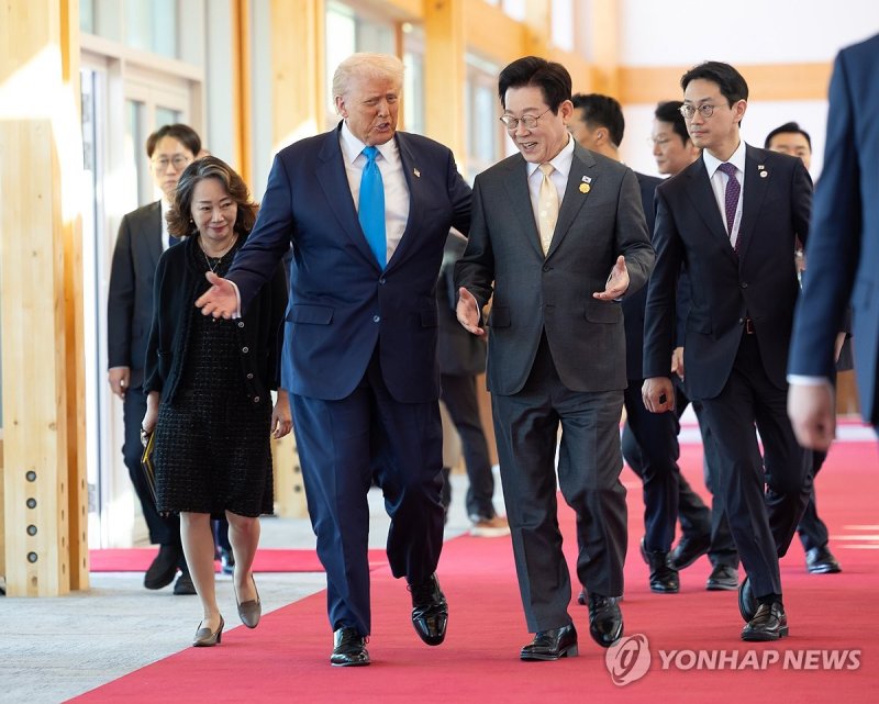 한미 정상의 대화 (출처=연합뉴스)