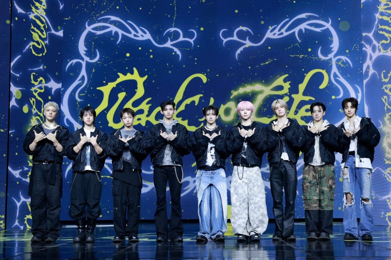 앤팀(&TEAM), 韓 데뷔앨범으로 日 오리콘 차트 1위 '진기록'