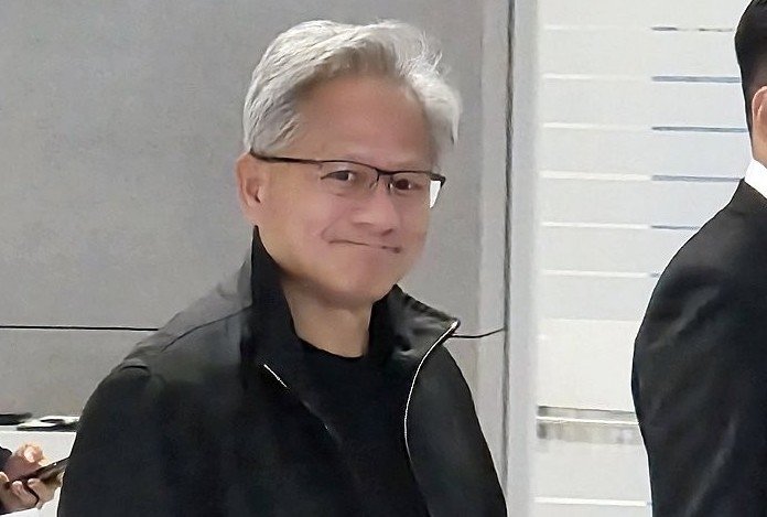 엔비디아 젠슨 황, 인천공항 입국…15년만에 방한 (출처=연합뉴스)