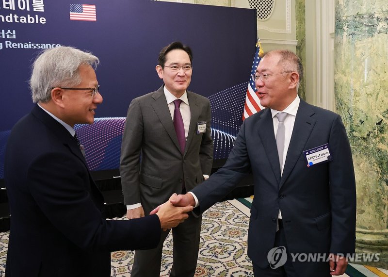 이재용 정의선, 젠슨 황 엔비디아 CEO와 인사 (출처=연합뉴스)