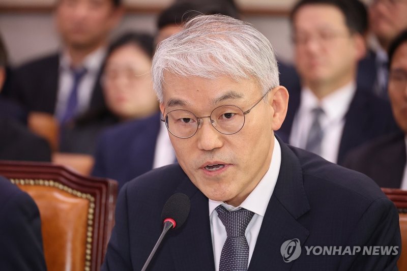 답변하는 천대엽 법원행정처장 (출처=연합뉴스)