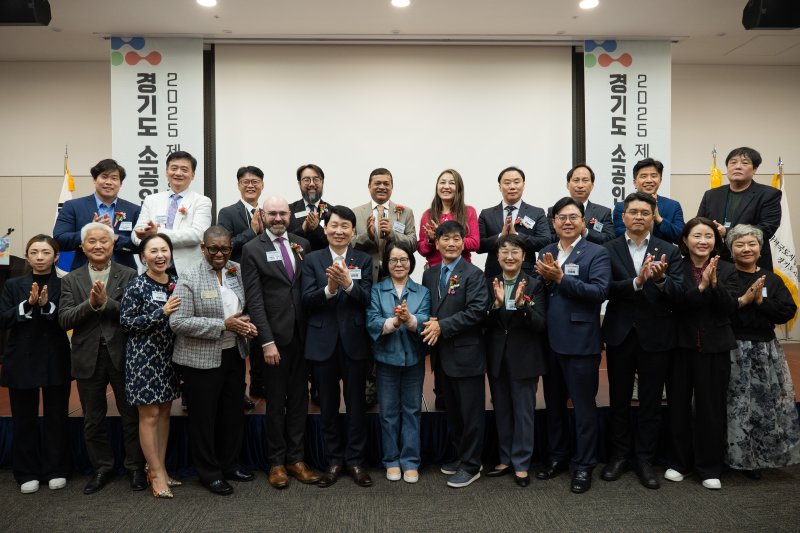 [수원=뉴시스] 일산 킨텍스 제1전시장에서 열린 '제2회 소공인의 날' 기념행사. (사진=경상원 제공) 2025.10.30. photo@newsis.com *재판매 및 DB 금지