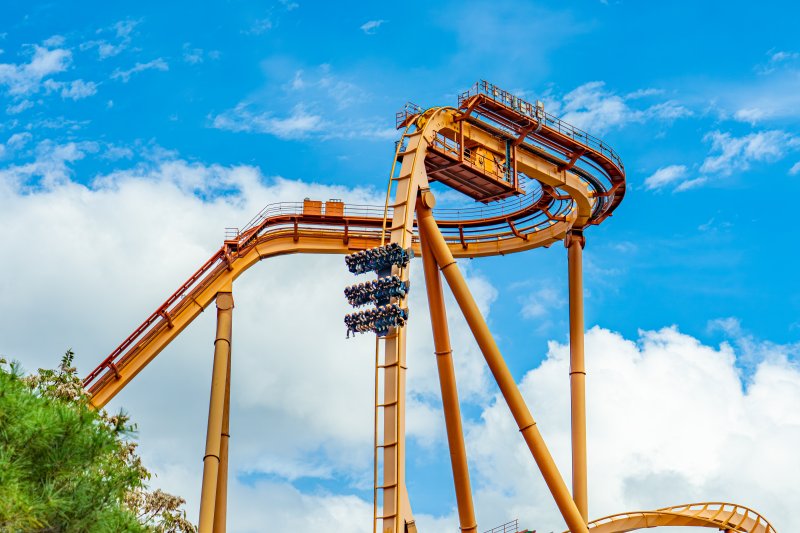 수직 낙하하는 경주월드 놀이시설 '드라켄'