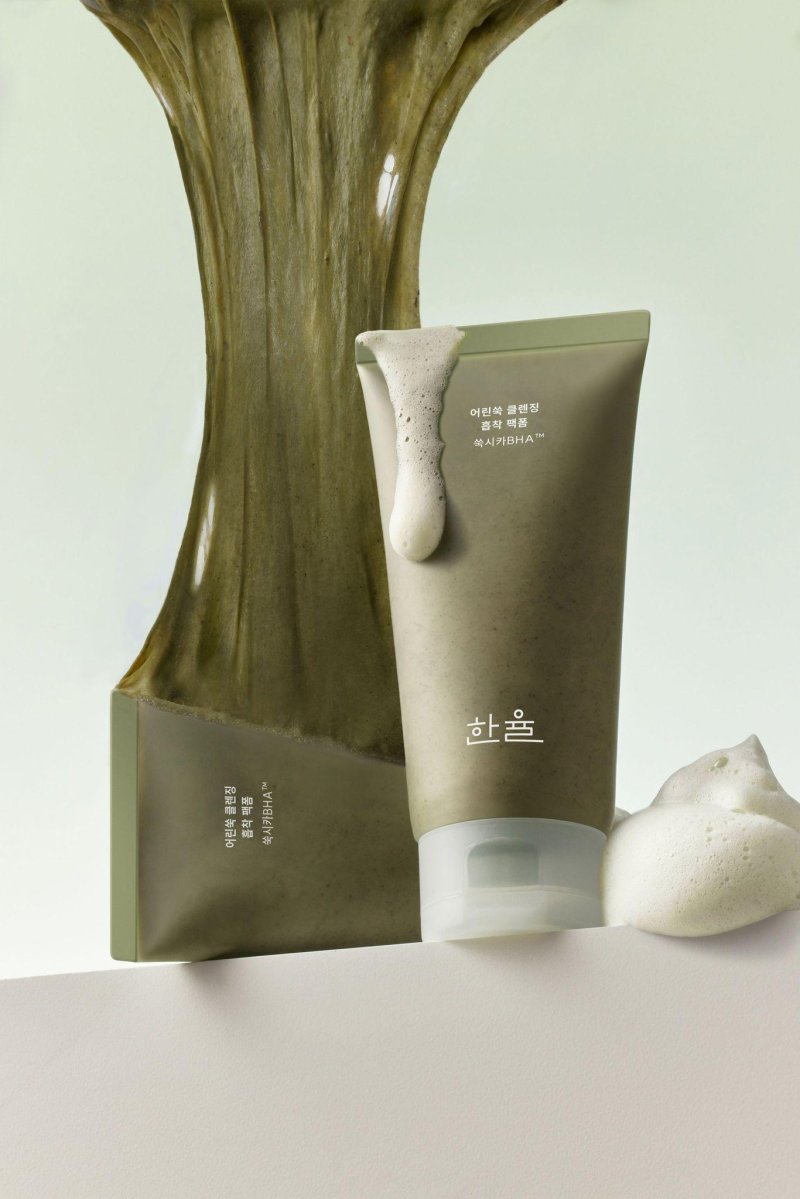 한율 어린쑥 클렌징 흡착 팩폼 아모레퍼시픽 제공