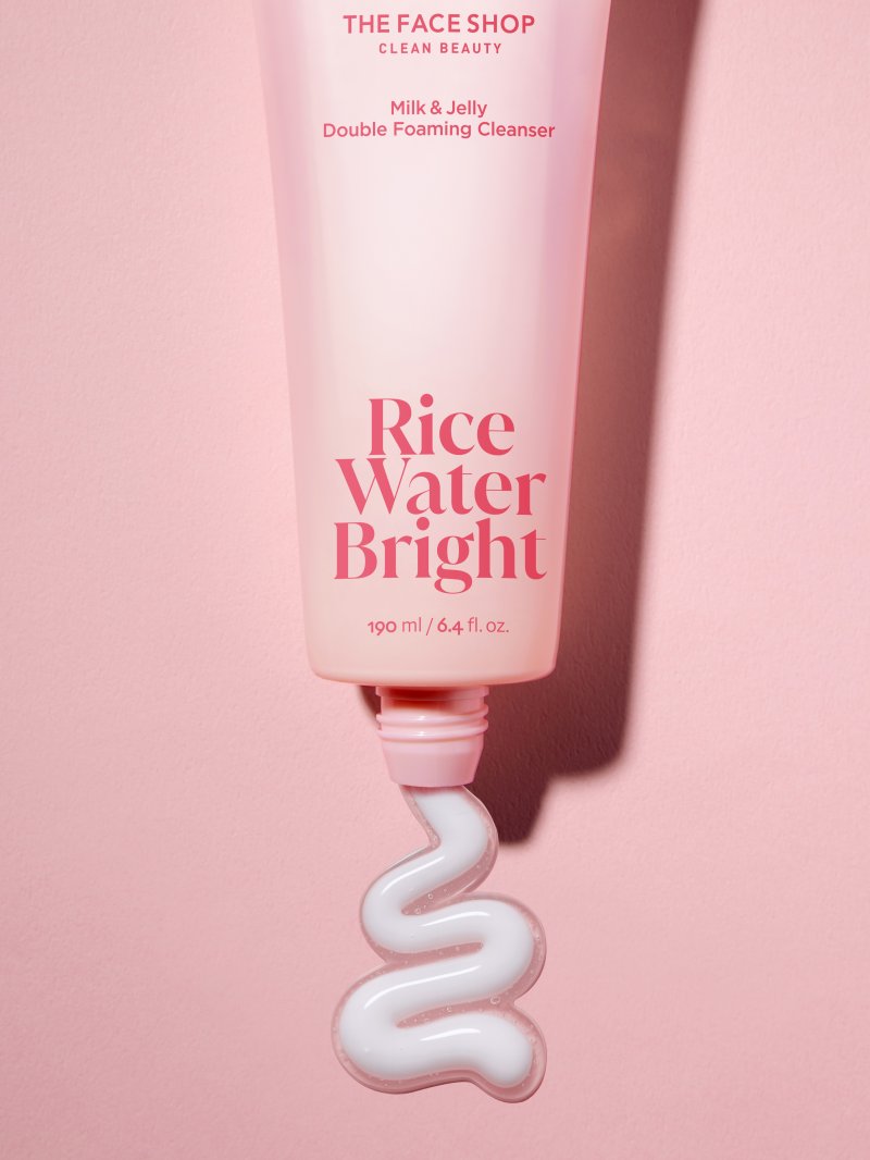 더페이스샵 미감수 브라이트 밀크 앤 젤리 더블 클렌징 폼 LG생활건강 제공