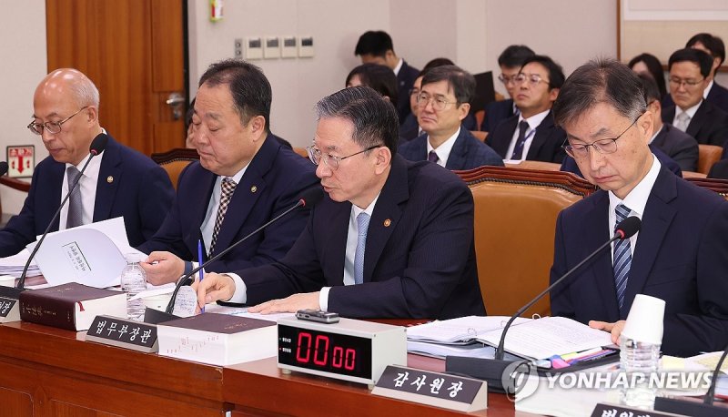 답변하는 정성호 법무부 장관 (출처=연합뉴스)