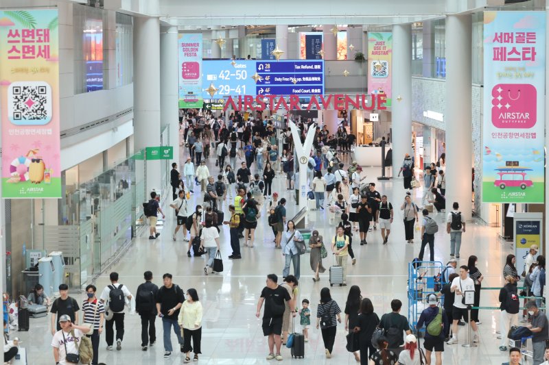 [인천공항=뉴시스] 권창회 기자 = 인천국제공항 1터미널 면세구역 모습. 2025.09.01. kch0523@newsis.com