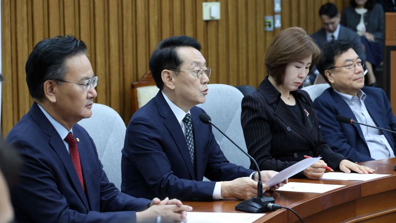 국민의힘 김도읍 정책위의장이 31일 국회에서 열린 국정감사 대책회의에서 발언하고 있다. 사진=서동일 기자