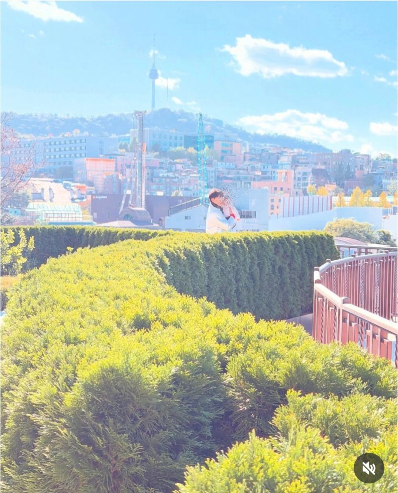 김다예, ♥박수홍·1살 딸과 나들이…특급 귀요미