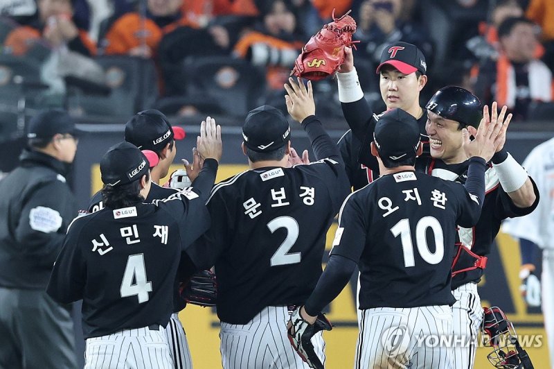 한국시리즈 4차전, LG 역전승으로 마무리 (출처=연합뉴스)