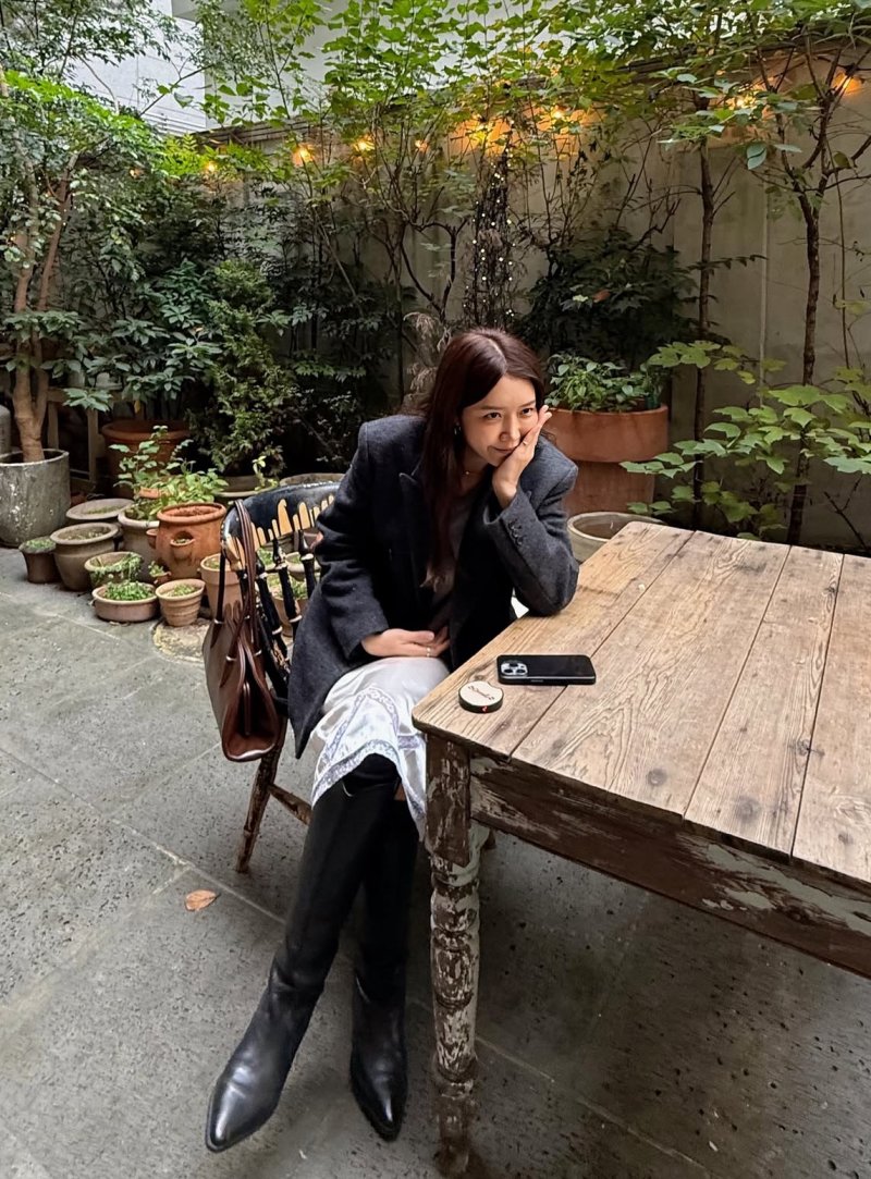 채정안, 남다른 패션 감각…세월 비껴간 미모