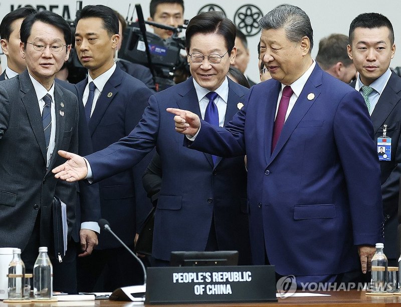 APEC 세션1 이재명 대통령 시진핑 주석 입장 (출처=연합뉴스)