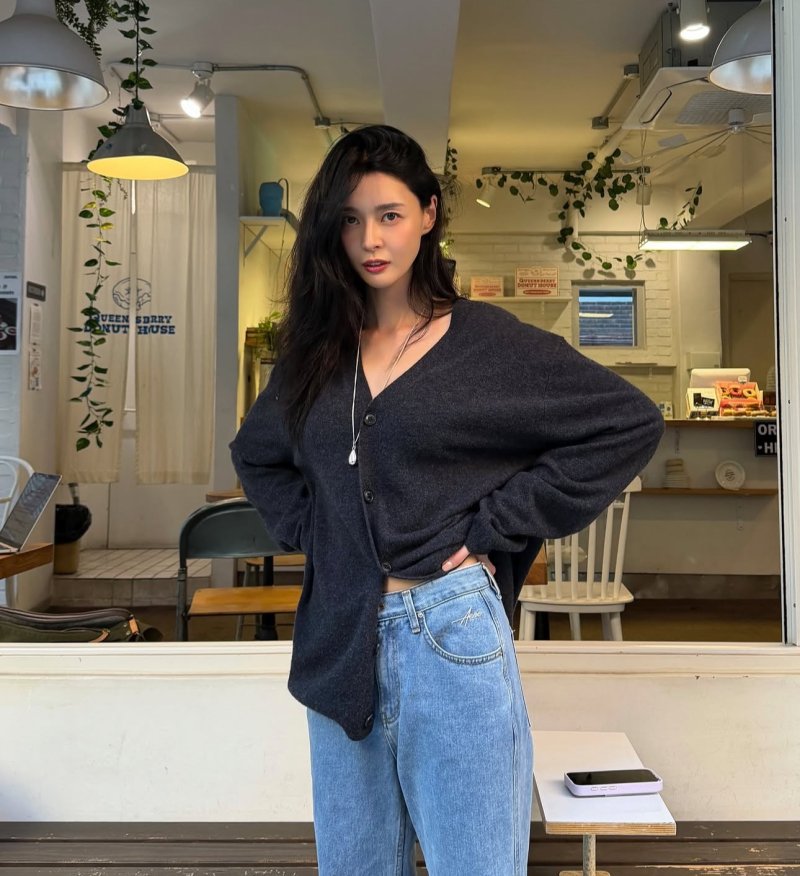 권나라 완벽 미모 과시…막 찍어도 예뻐