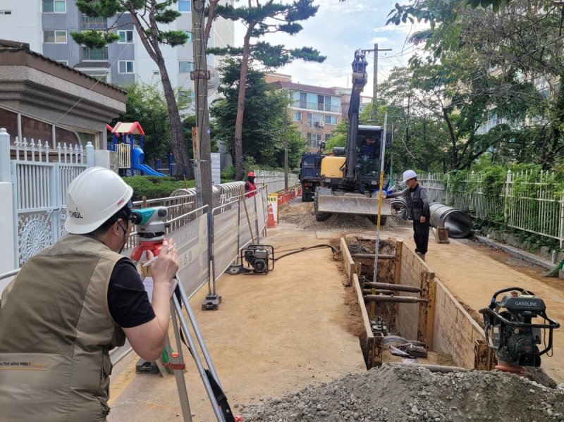 노후 하수관로 정비 모습 (출처=연합뉴스)