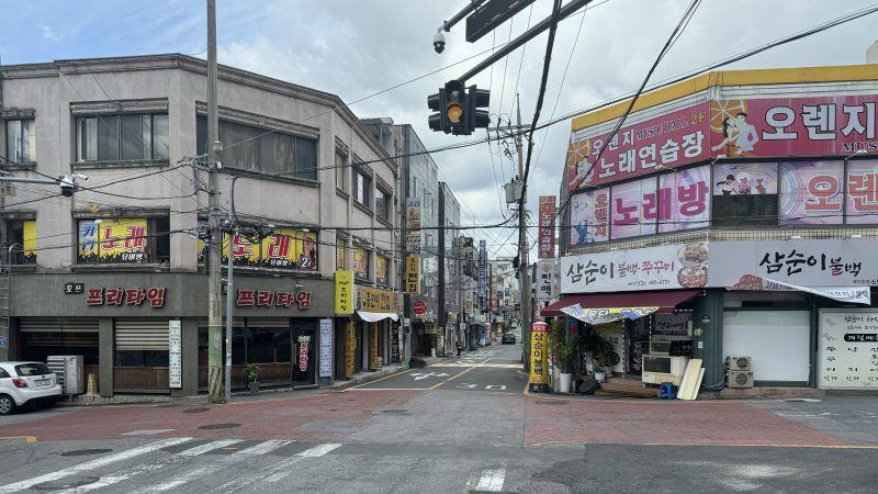 '2026년 간판 개선 사업' 추진 예정인 광주 남구 봉선동 먹자골목 일대의 모습.(광주 남구 제공. 재판매 및 DB 금지)