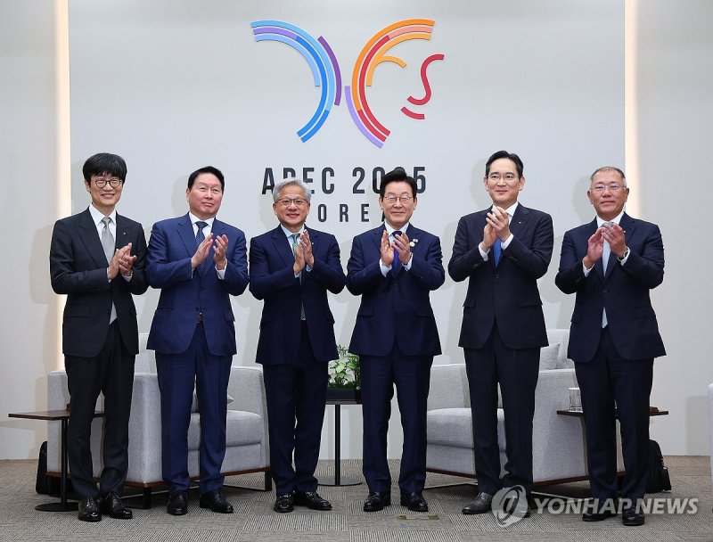 젠슨 황 만난 이재명 대통령 (출처=연합뉴스)