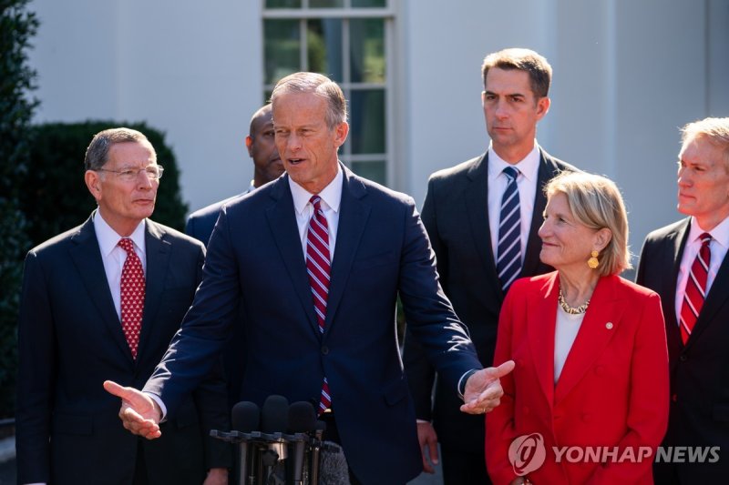 트럼프 "핵옵션 쓰라"…당에 셧다운 중단 일방처리 요구 (출처=연합뉴스)