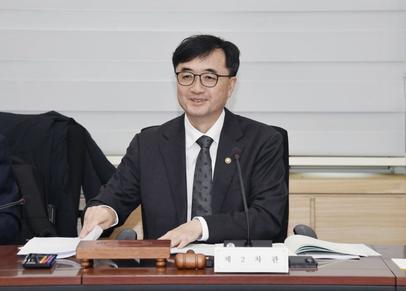 임기근 기획재정부 차관이 31일 서울 종로구 정부서울청사에서 열린 '제10차 재정사업평가위원회'를 주재하고 있다. (기획재정부 제공. 재판매 및 DB 금지) 2025.10.31/뉴스1