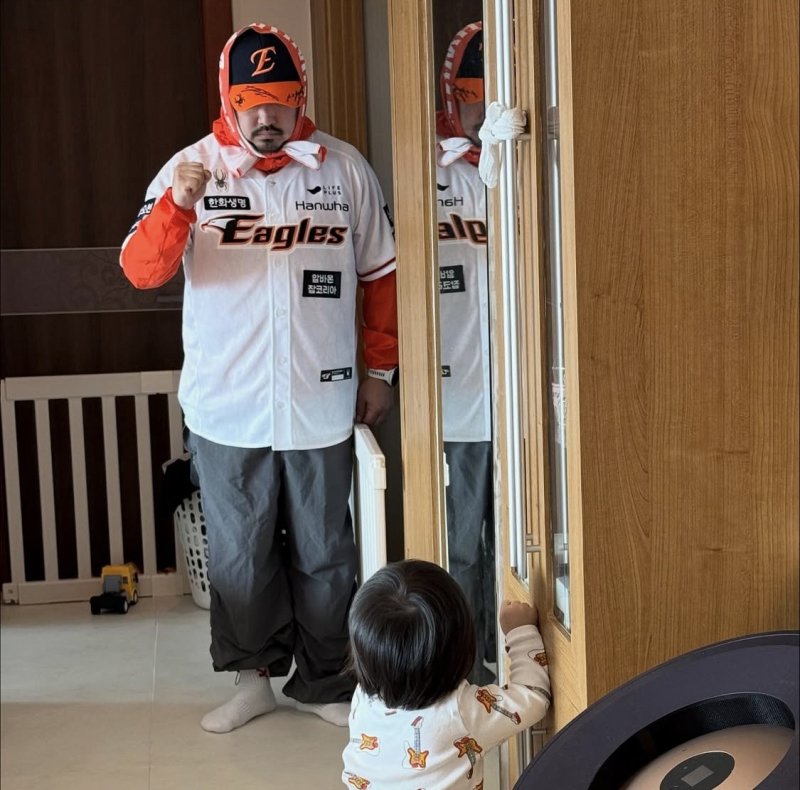 '한화 승요' 강재준, 또 대전행…아들에 "꼭 이기고 올게"