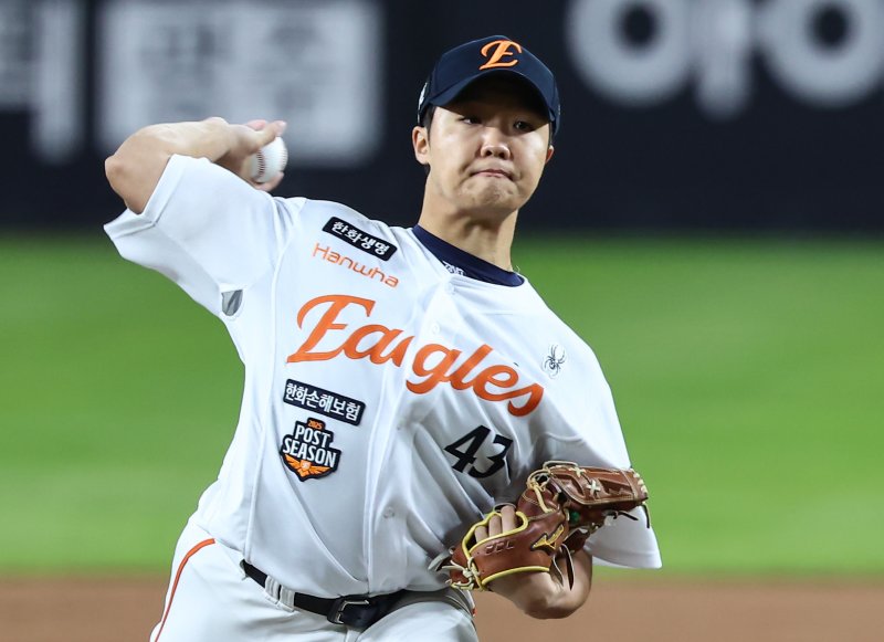 한화 팬들 소름… '도쿄돔 충격' 정우주, 이정도면 내년 최소 5선발 확정 아니야?