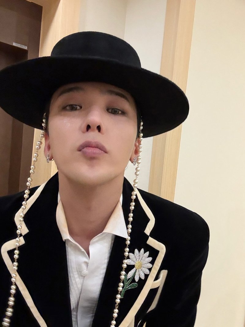 갓 쓴 지드래곤, APEC 만찬 무대 출동…"일년만의 '파워'"