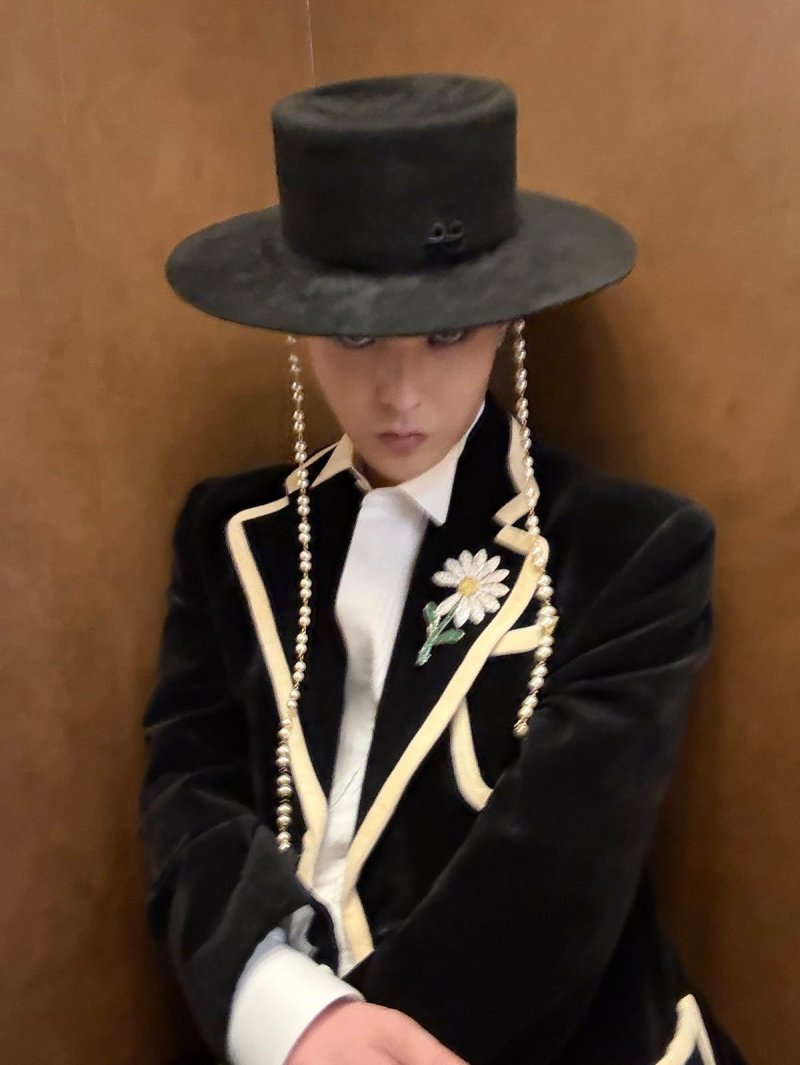 갓 쓴 지드래곤, APEC 만찬 무대 출동…일년만의 '파워'