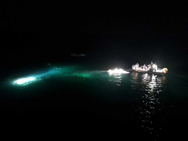 지난달 31일 오후 9시 23분쯤 강원 강릉시 강동면 심곡항 주변에서 해루질을 위해 입수한 남성 A 씨(60)가 30분 이상 지난 후에도 물 밖에 나오지 않는 등 숨지는 사고가 발생했다. (강원도소방본부 제공. 재판매 및 DB금지) 2025.11.1/뉴스1