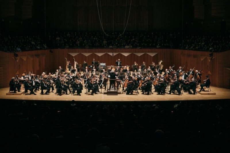 [서울=뉴시스] 지난 28일 서울 서초구 예술의전당에서 열린 '세묜 비치코프 & 체코 필하모닉' 공연 연주 모습. (사진=인아츠프로덕션 제공) 2025.10.31. photo@newsis.com *재판매 및 DB 금지