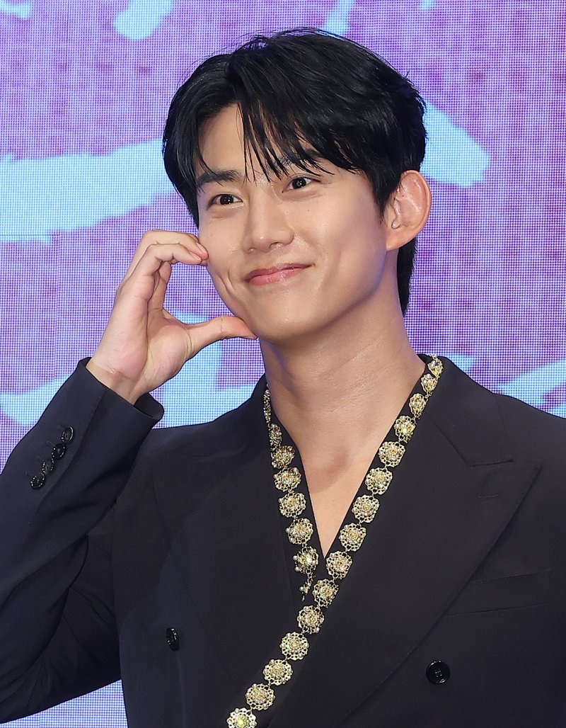 '결혼' 옥택연 오랜 시간 날 믿어준 사람…2PM 두번째 유부남(종합)