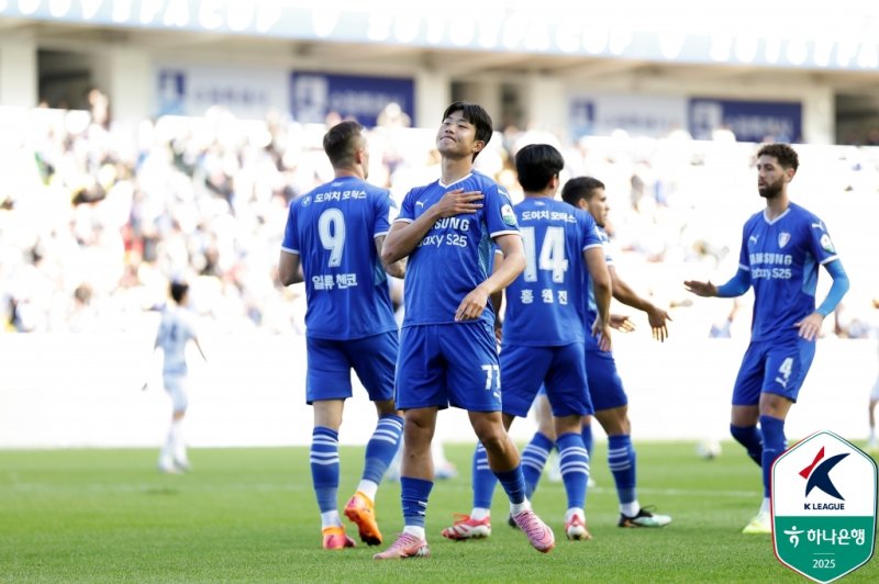 [서울=뉴시스]K리그2 수원 공격수 김지현. (사진=한국프로축구연맹 제공)