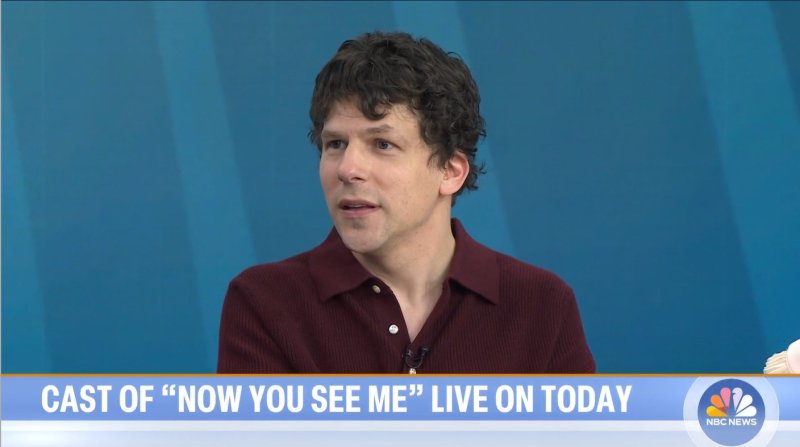 [뉴시스] 할리우드 배우 제시 아이젠버그가 30일 NBC 투데이 쇼에 출연해 12월 중순 ‘이타적 신장기증’을 할 계획이라고 밝혔다. (사진=NBC캡처) 2025.10.30