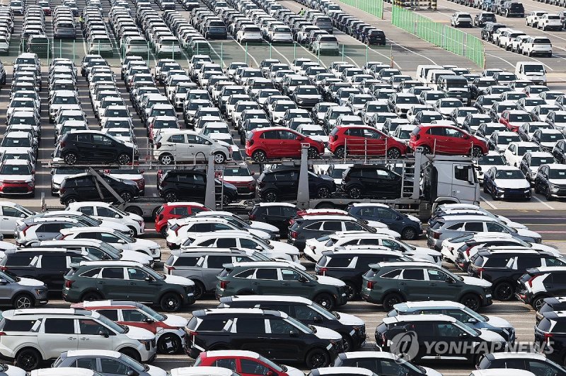 평택항에 세워진 수출용 자동차 (출처=연합뉴스)