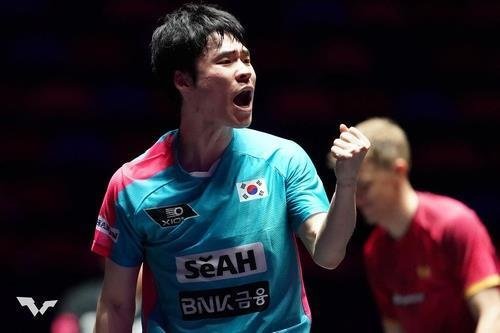 파이팅 외치는 장우진 (출처=연합뉴스)