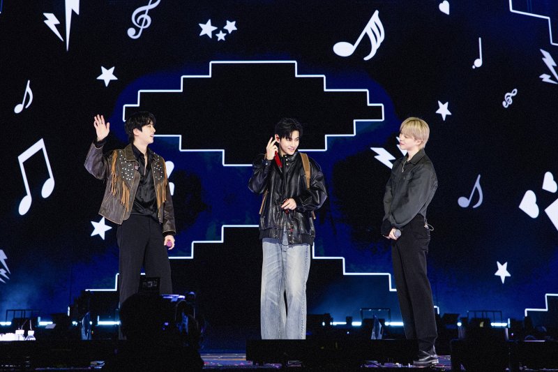 방탄소년단 진, 계속 달린다…12월 첫 팬콘 실황 영화 개봉