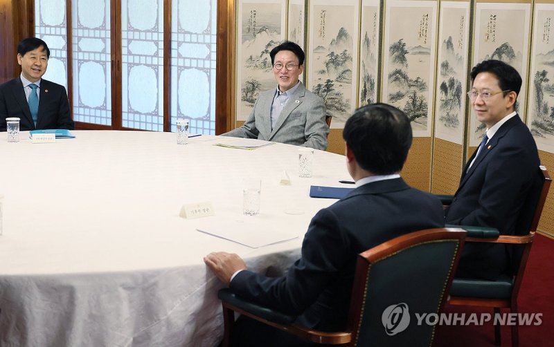 김민석 국무총리, 3+알파(α) 회의 주재 (출처=연합뉴스)