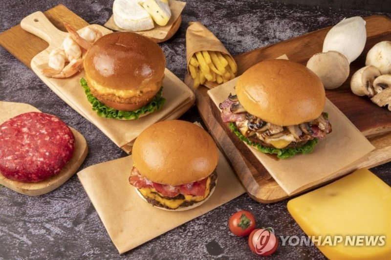 수제버거 브랜드 '프랭크버거'의 대표 메뉴들 (출처=연합뉴스)