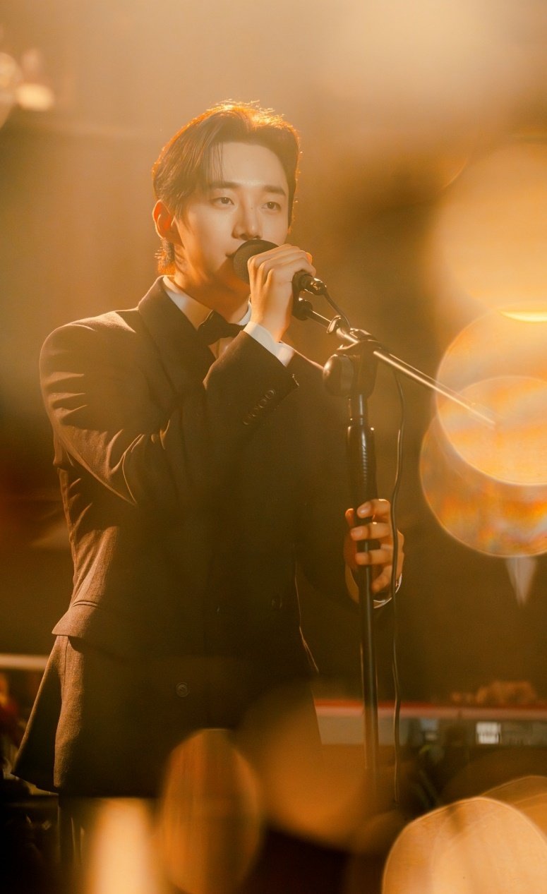 '태풍상사' 이준호, 태국 클럽서 김민하 위한 세레나데…설렘 폭발