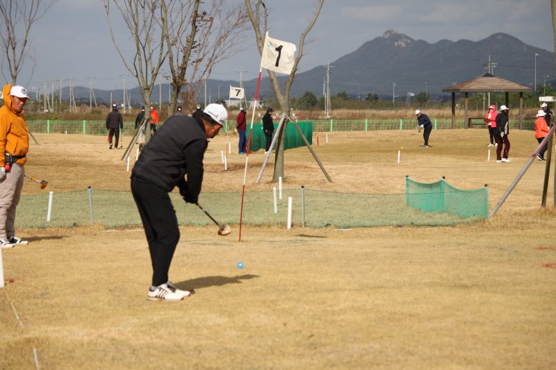 [태안=뉴시스] 최영민 기자 = 2일 충남 태안군 태안읍 태안군파크골프장에서 열린 '2026 태안국제원예 치유박람회 개최기념 전국파크골프대회' 첫 날 모습. 2025.11.02. ymchoi@newsis.com *재판매 및 DB 금지