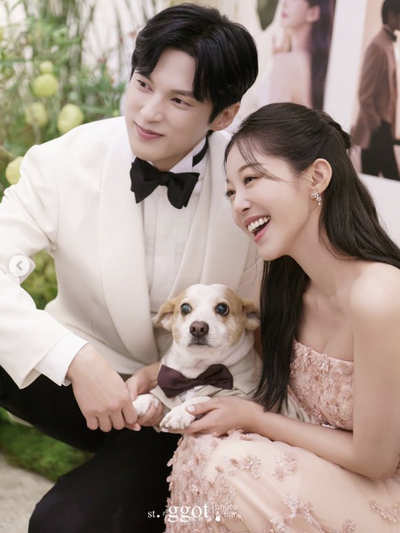 '10년 열애→결혼' 윤선우♥김가은, 본식 공개 이렇게 행복한 날 있었나